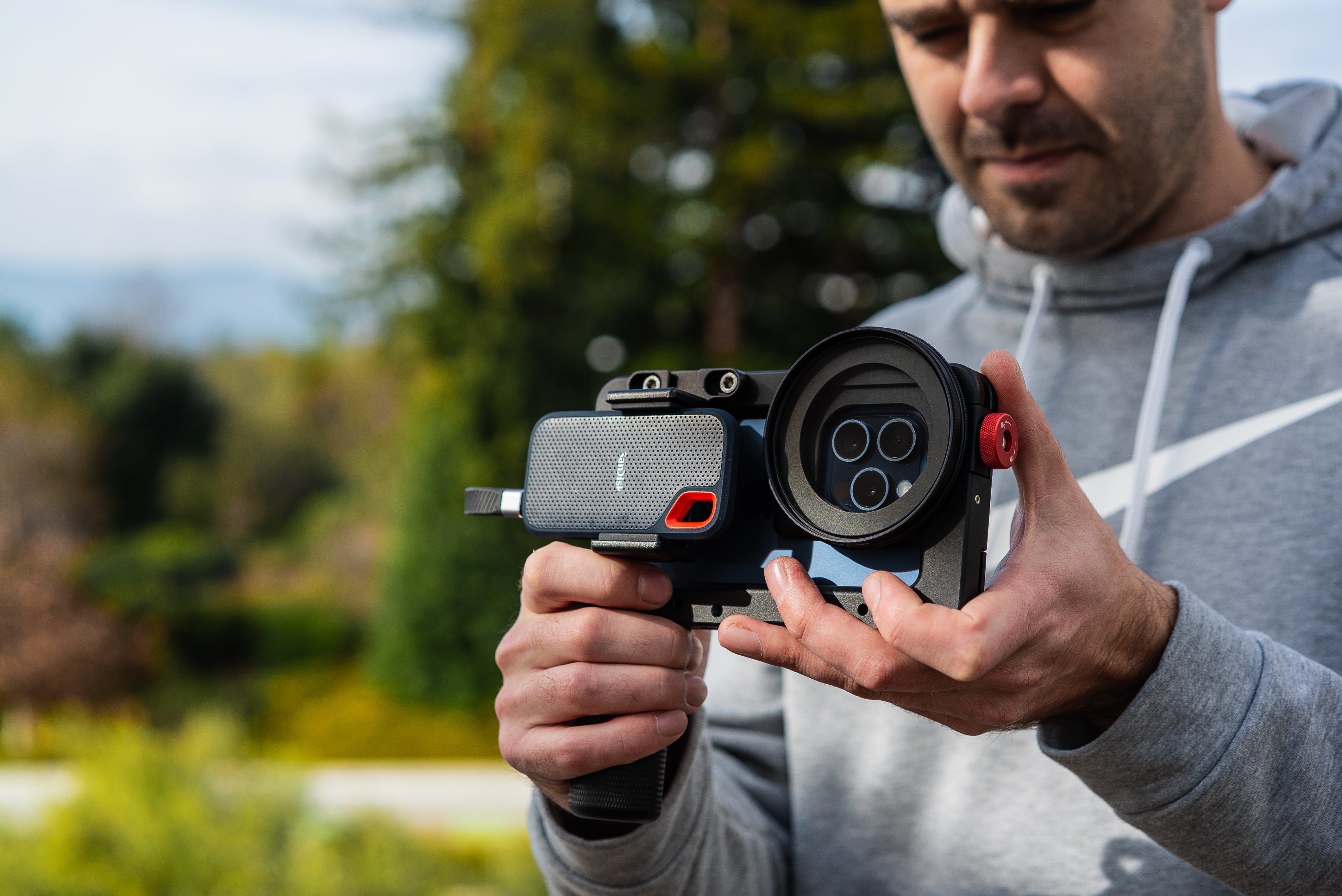 iPhone 15 Lenses Camera Rigs and Cages β BEASTGRIP CO